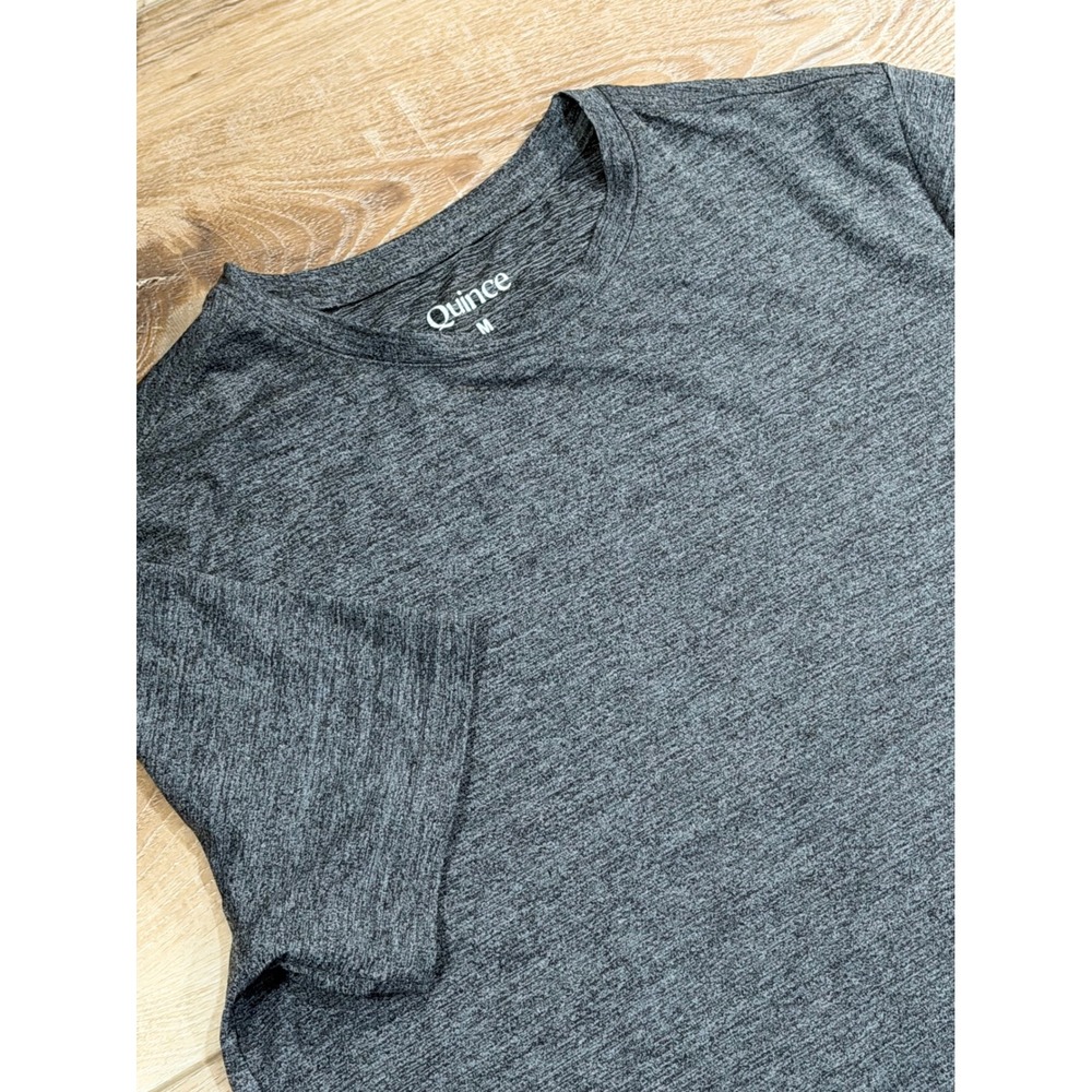 Quince Mens Performance Tee Charcoal Gray Heather Recycled Stretch Shirt Size M